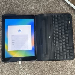 iPad Pro With Keyboard Case