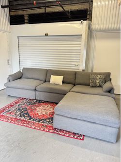 free delivery. 4 piece cloud couch