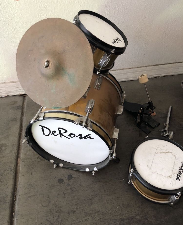 De Rosa Music Alley Drum Set Toddler Kids Beginner Drummer Drumming Kit
