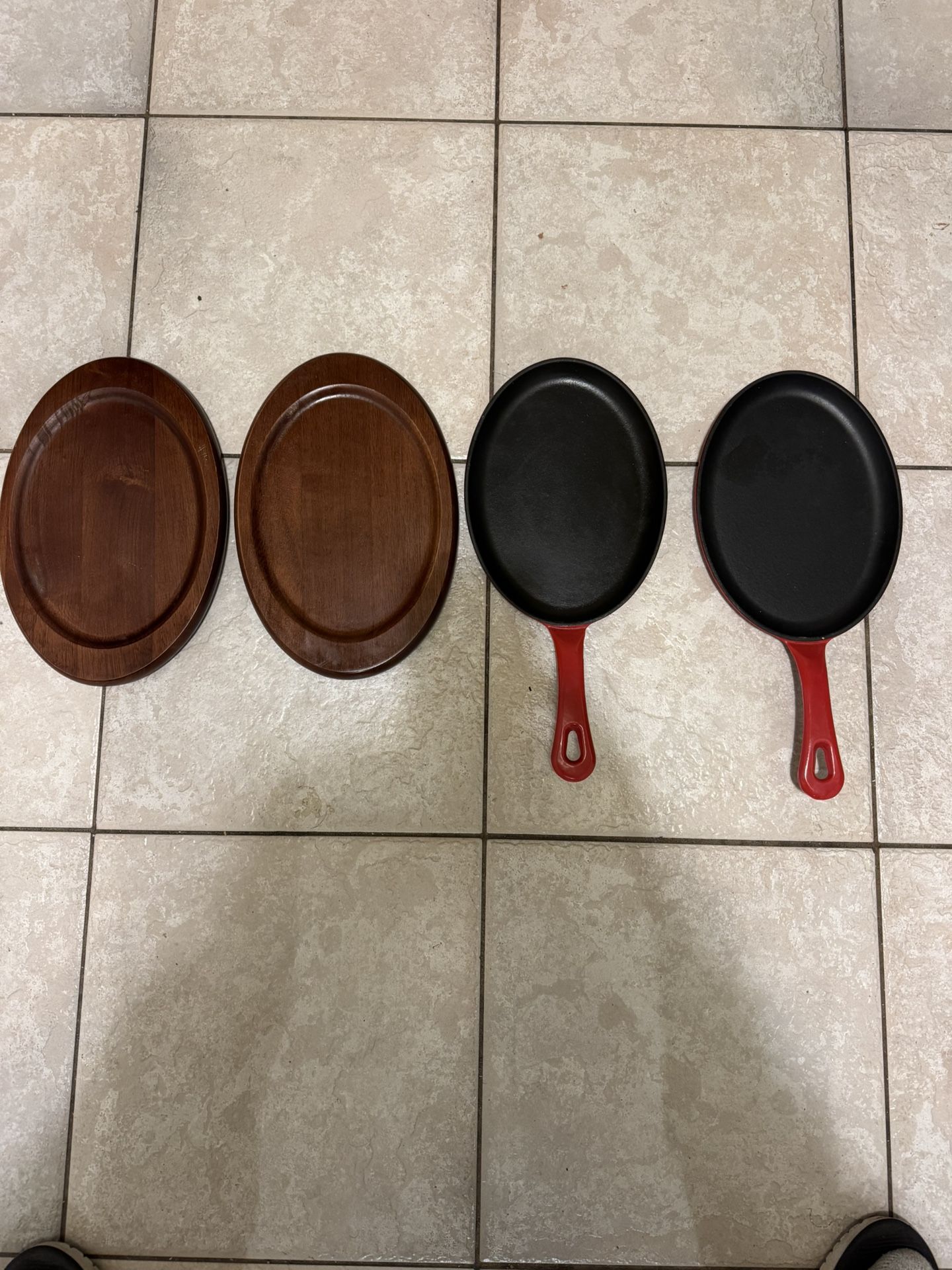 Cast Iron Fajita Skillet Set