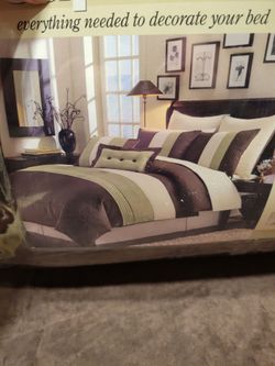 Queen Sized Comforter set