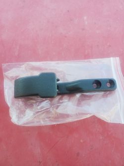 Nissan Hardbody / D21 Rear Quarter Window Latch Cap Lock