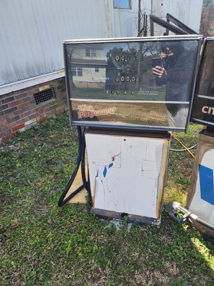 UnRestored Gas Pumps