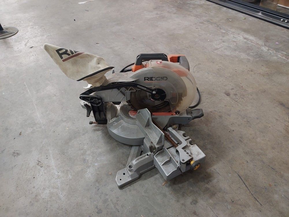 RIDGID Dual Bevel Sliding Miter Saw