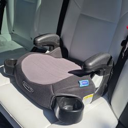 Brand NEW IN BOX GRACO backless Booster Car Seat