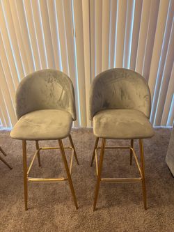 Set of 2 Velvet Gray Bar Stools with Gold Legs