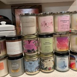 Bath &  Bodyworks Single Wick Candles 