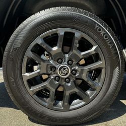 **BRAND NEW** TOYOTA PREMIUM WHEELS AND YOKOHAMA  TIRES
