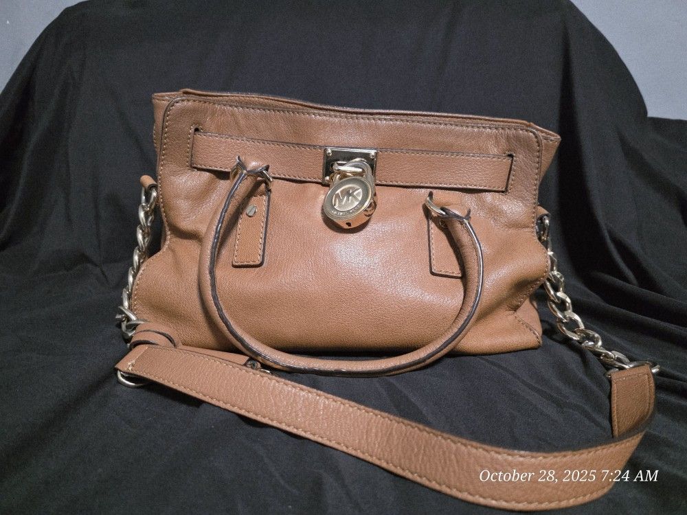 Michael Kors Hamilton East Wear Saffiano Leather Medium Shoulder Bag Tan