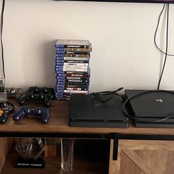 PS4 Pro And Slim Bundle
