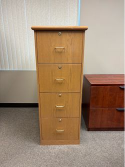 File cabinet - real wood, good condition