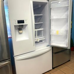 Kenmore Refrigerator White New 