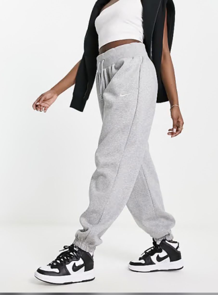 NIKE Oversize Fleece Cargo Sweatpants NWT