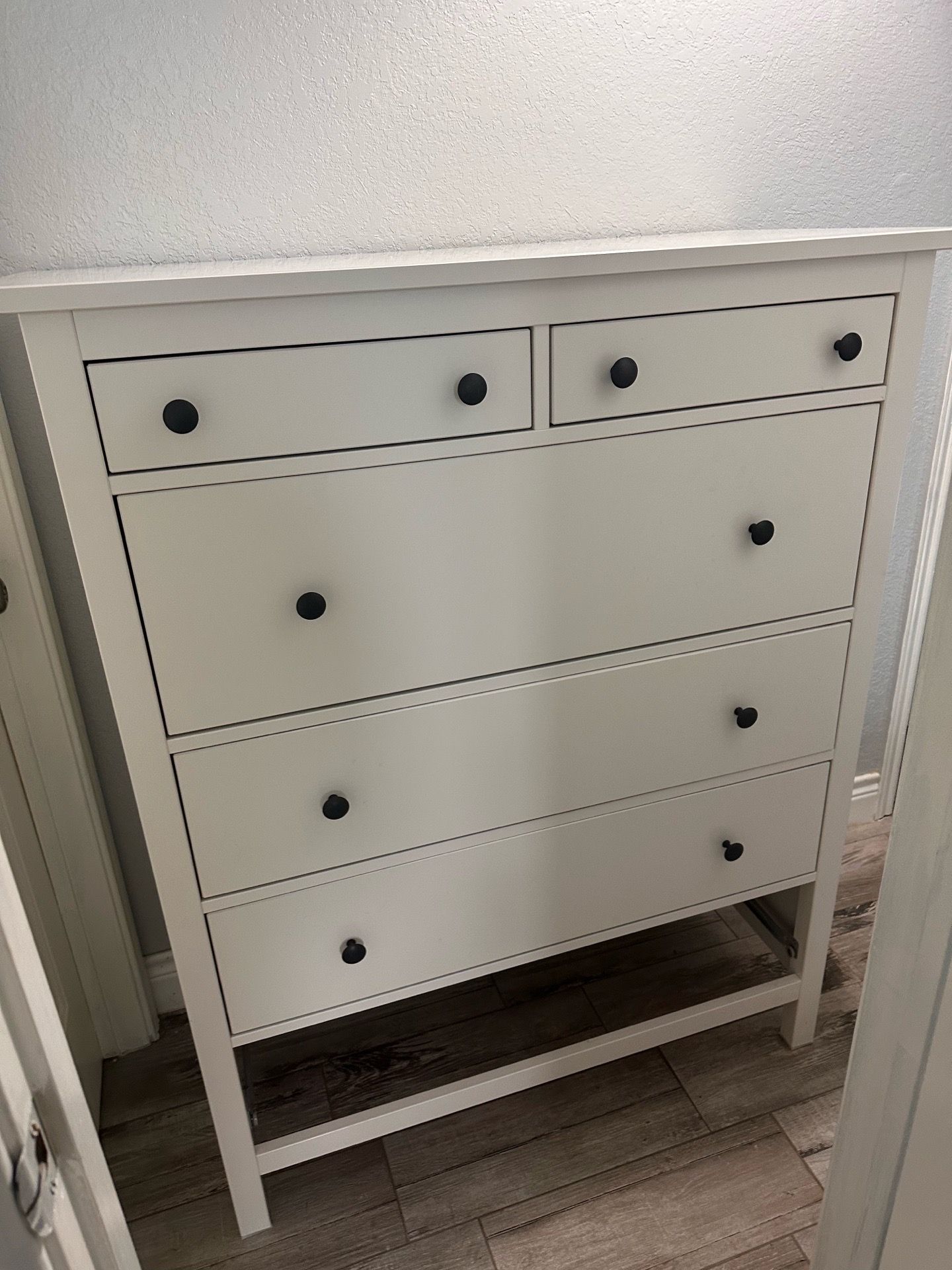 White IKEA hemnes 6 drawer dresser