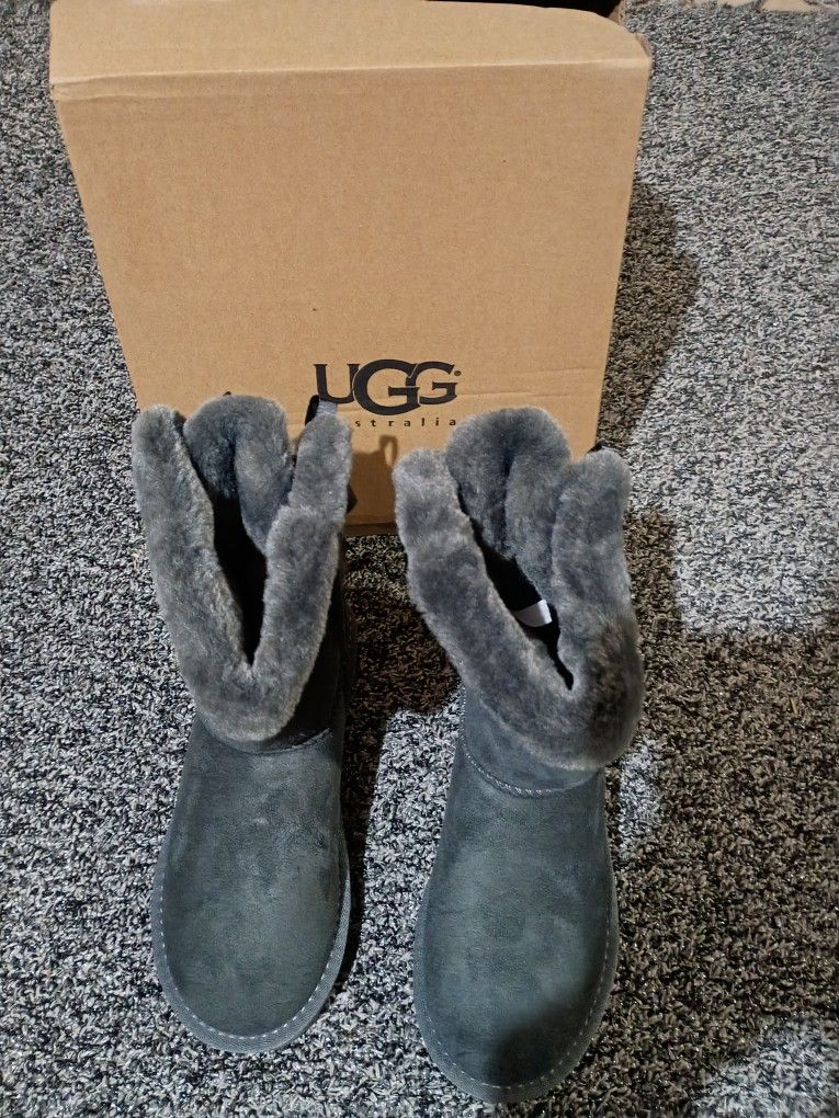 UGG
