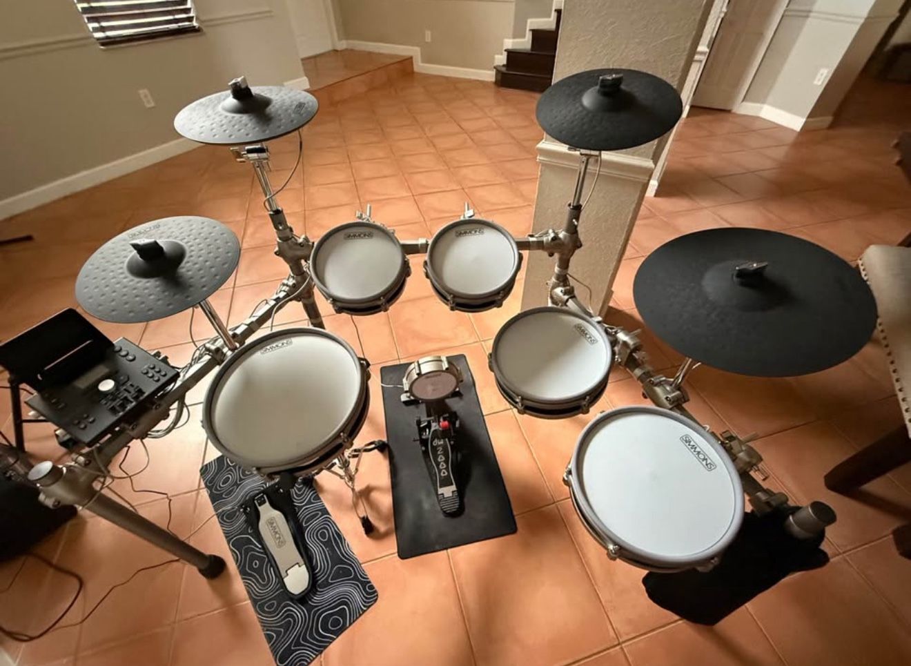 Simmons Electronic Drum Kit With Mesh Pads and 1 year warranty