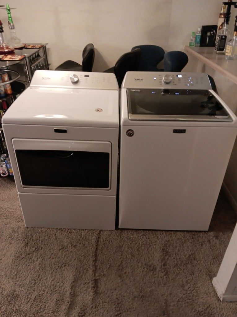 White Maytag Washer And Dryer Set