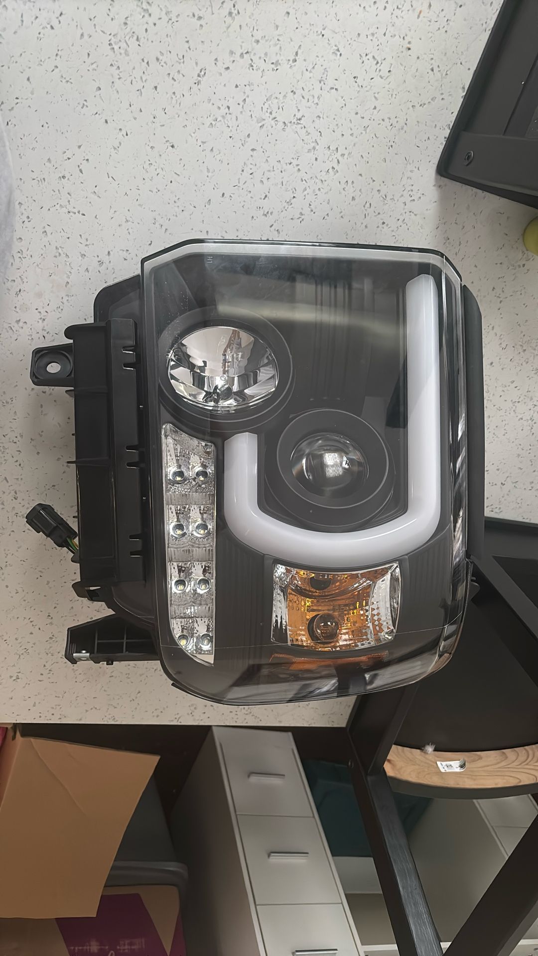2014-2016 GMC Sierra Headlights