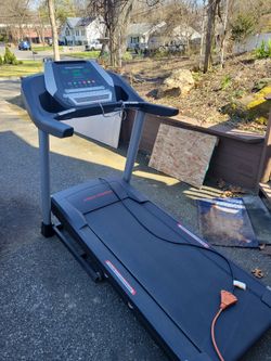 Treadmill Pro Form 400c for Sale in Coram NY OfferUp