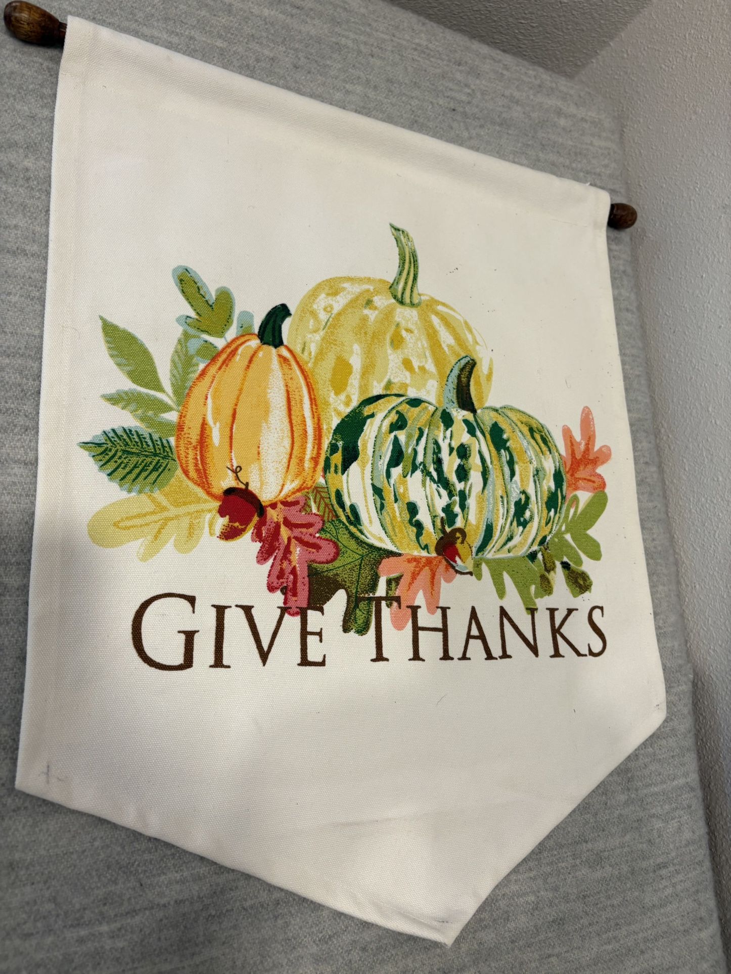 Give Thanks Country Farmhouse Cloth Flag Used- In very good shape (has a little glitter and no hanging string - can add one if don’t want to hang by