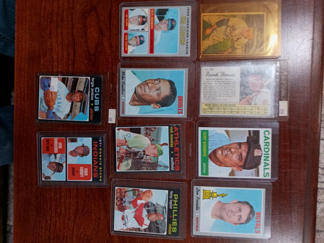 Lot of 10 1950s 1960s and 1970s Baseball Cards