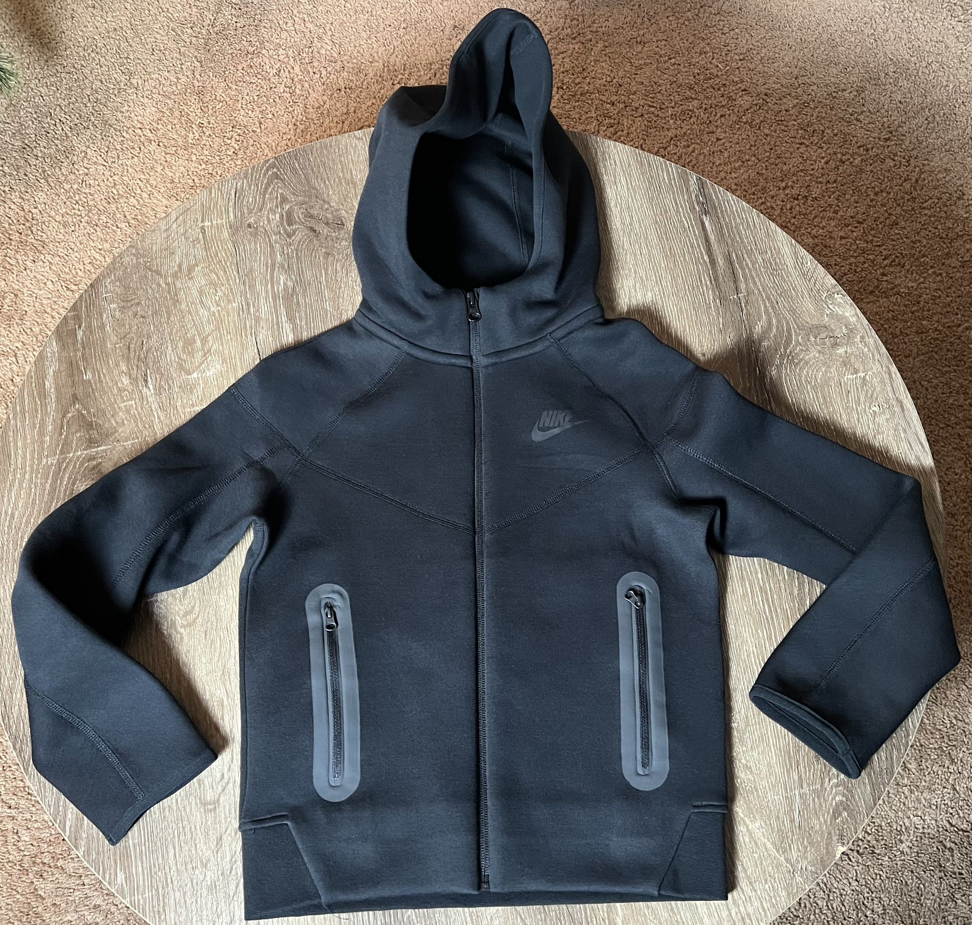 Nike Sportswear Tech Fleece Big Kids Full-Zip Hoodie Black | Size S | FD3285-010 (NWT)