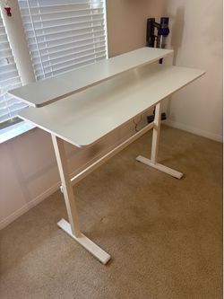 Adjustable Height Standing Desk - Manual Crank & Monitor Riser