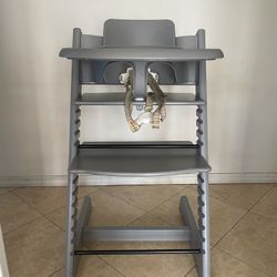 Stokke Tripp Trapp High Chair w/FREE GIFT
