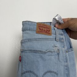 Women’s Levi’s Jeans