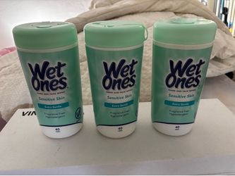 Wet Ones wipes (3)