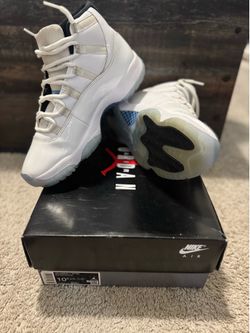 Jordan 11 legend blue size 10.5