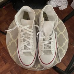 Converse Size 10 Like New