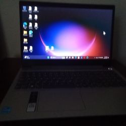 Lenovo Laptop 15.6" i3 12gb RAM/1TB SSD