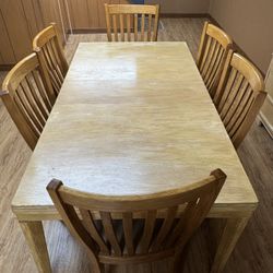 Dining Room Table & Chairs 
