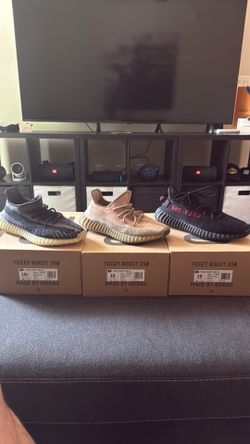 Yeezy Boost 350 V2-3 Pairs