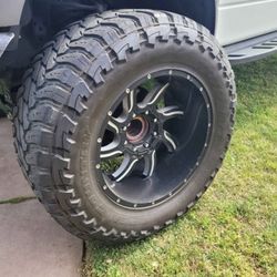 40x15.50xR22 Toyo Open Country with Maverick Fuel Wheels, 8 Lug  also Comes W/  Adapters 6 to 8 Lug