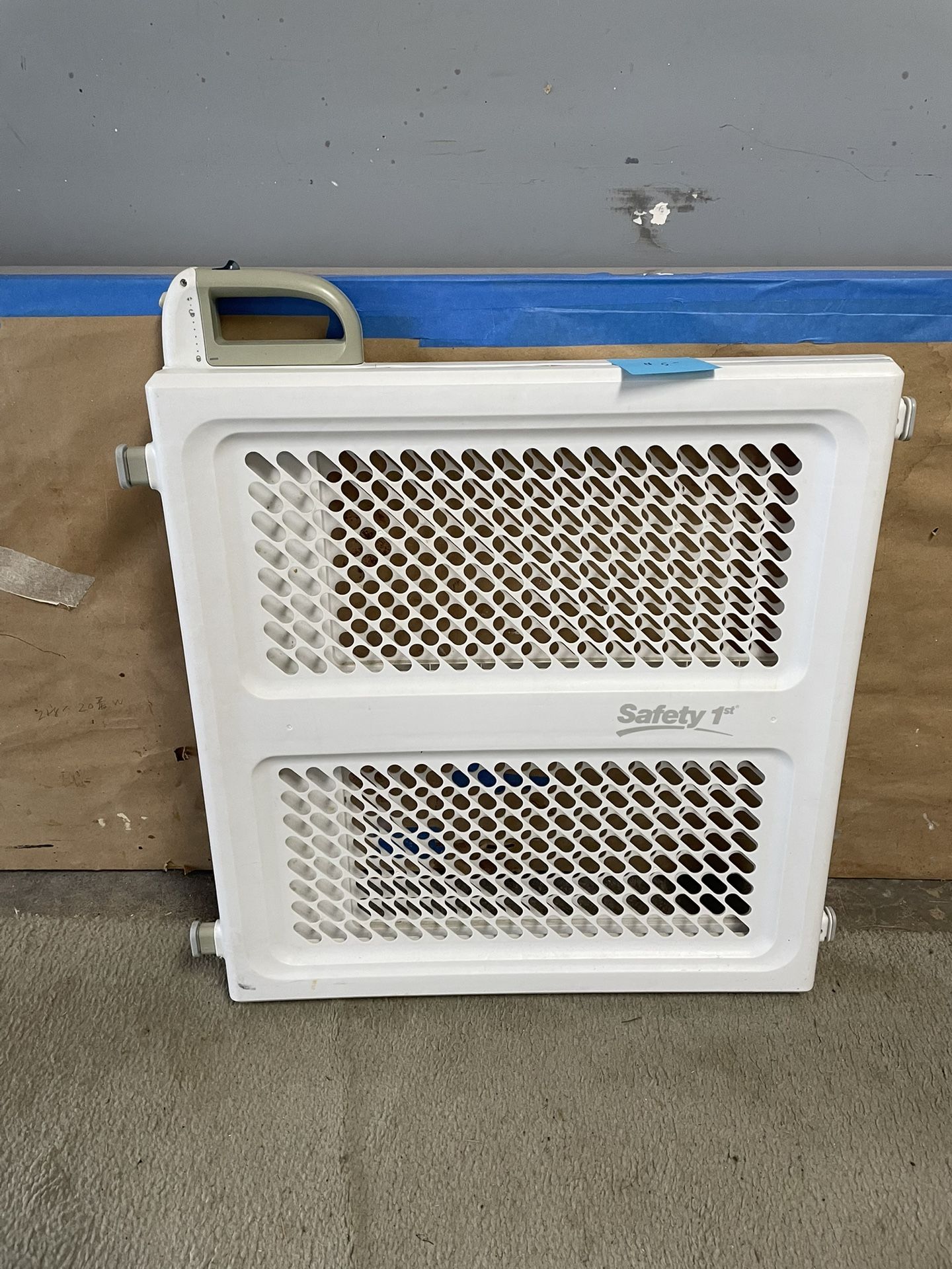 Baby/dog gates And Dog Crate