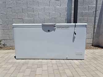 GE 15.7 cu ft Chest Freezer FCM16DLCWW — $225