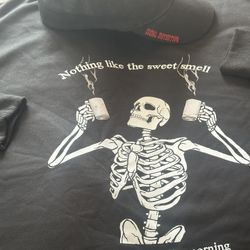 Cap + Long Sleeve Sweatshirt  Large Unisex