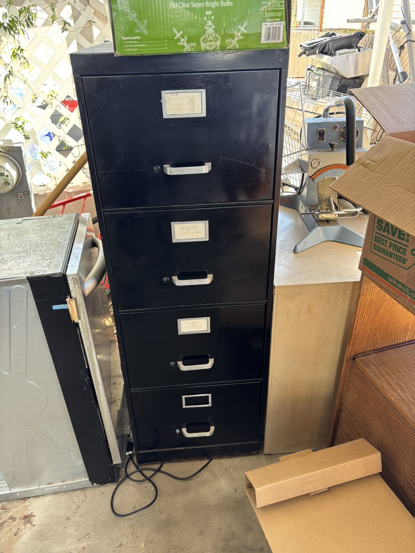 4-Drawer File Cabinet 