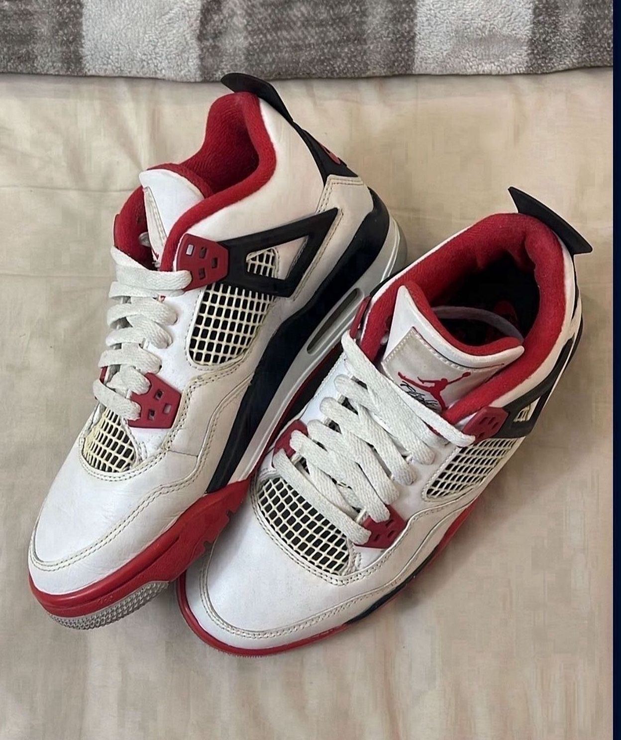 Jordan 4 Fire Red