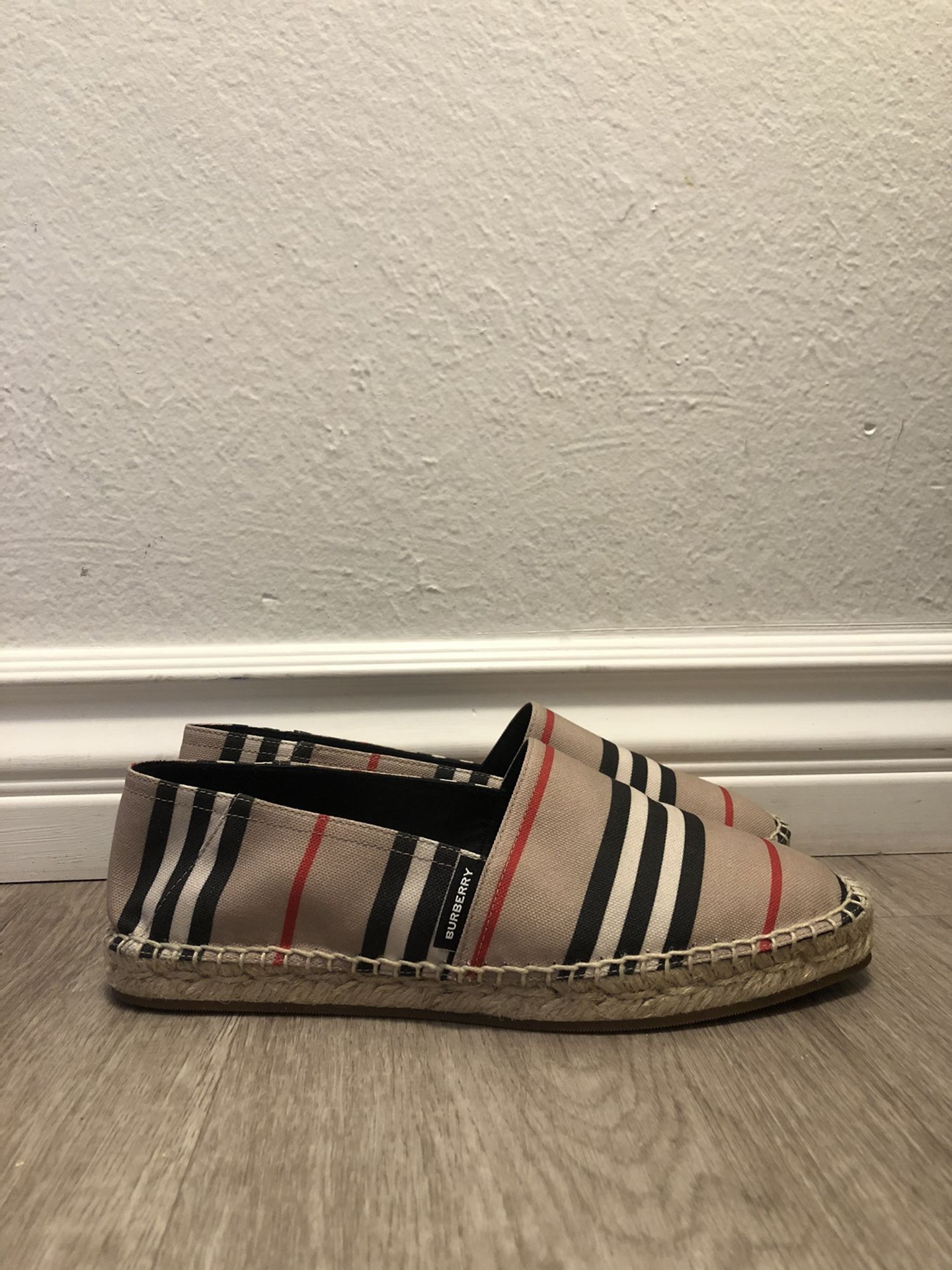 Burberry Iconic Stripe 