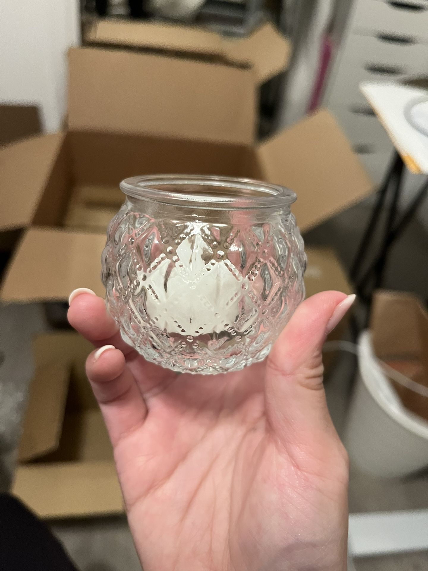 Clear Round Votives With Tea Lights