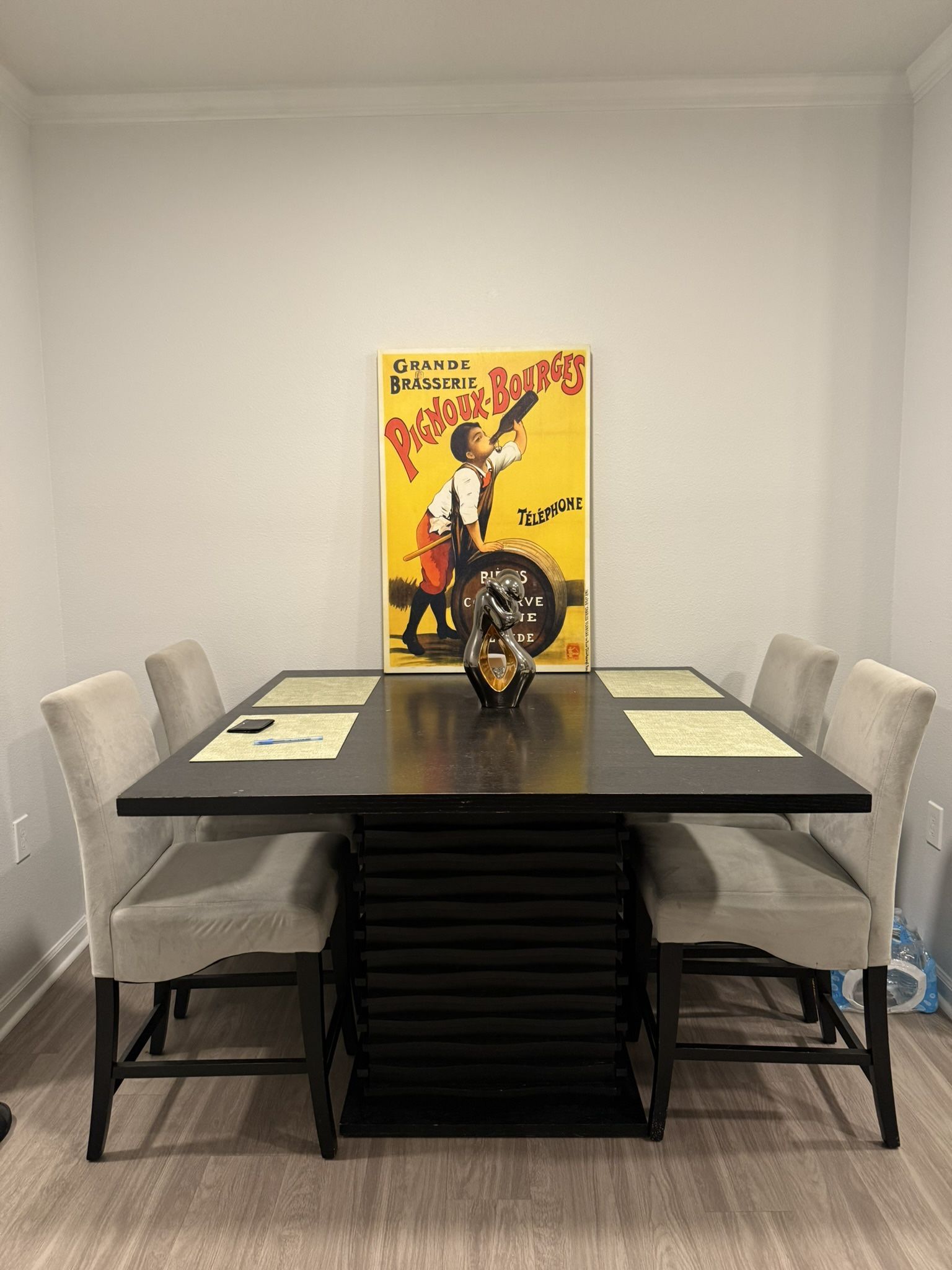Dining Room Table w/ 4 Chairs