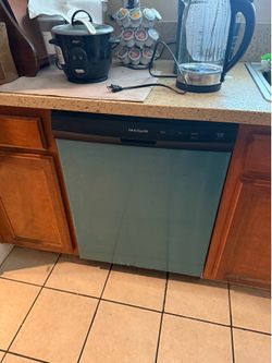 Dish washer