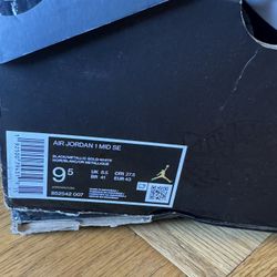 Men's Air Jordan Retro 1 Mid SE Casual Shoes