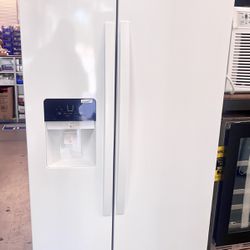 😍 Beautiful White Side By Side Doors With Water And Ice Dispensers “Scratch And Dent” Super Discount💰💥