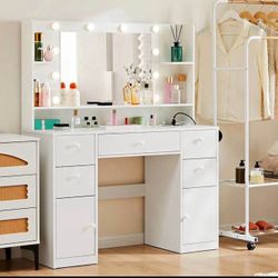 Makeup Vanity w/ Lighted Mirror • New in Box • Charging Ports + Storage