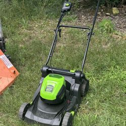 Battery Powered Lawnmower 