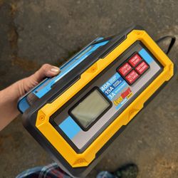 EverStart Maxx Marine 40 Amp Marine Battery Charger and Maintainer
